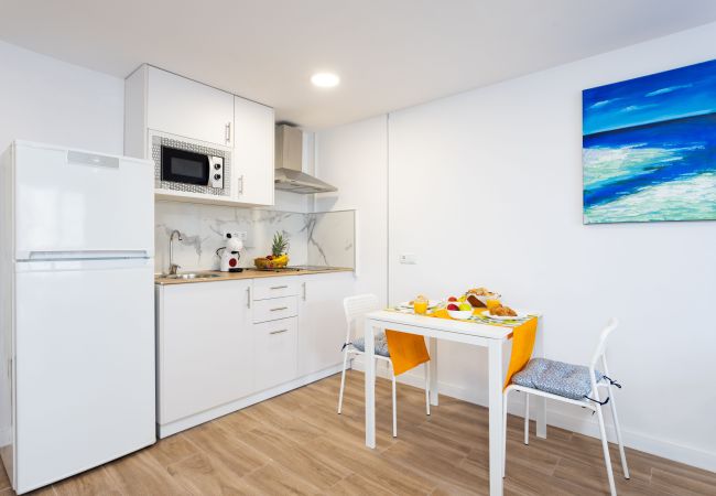 Studio in Puerto de la Cruz - OkStay - Estudio Flores, con piscina y a 300m de la playa Studio in Puerto de la Cruz - OkStay - Estudio Flores, con piscina y a 300m de la playa