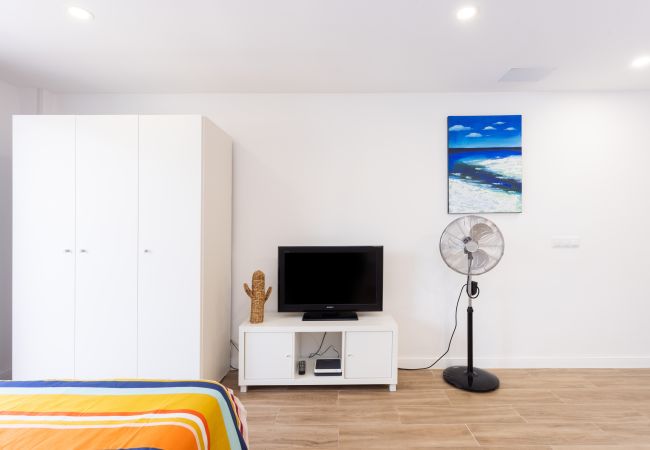 Studio in Puerto de la Cruz - OkStay - Estudio Flores, con piscina y a 300m de la playa Studio in Puerto de la Cruz - OkStay - Estudio Flores, con piscina y a 300m de la playa