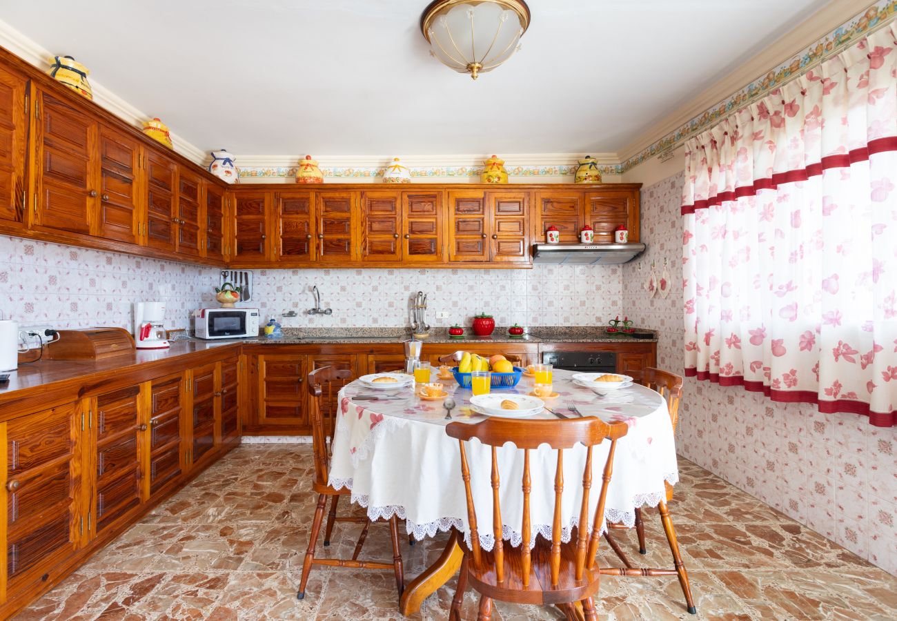 House in La Victoria de Acentejo - OkStay Family house, Teide view, La Victoria
