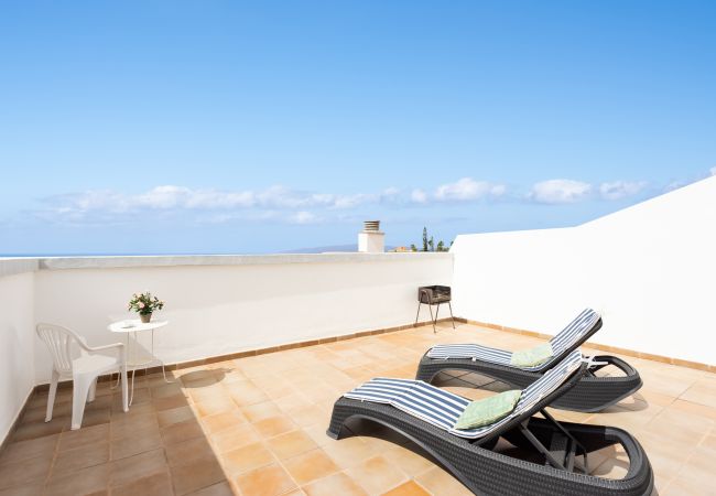 Apartamento em Adeje - OkStay Lantana Penthouse with terrace and ocean views Apartamento em Adeje - OkStay Lantana Penthouse with terrace and ocean views