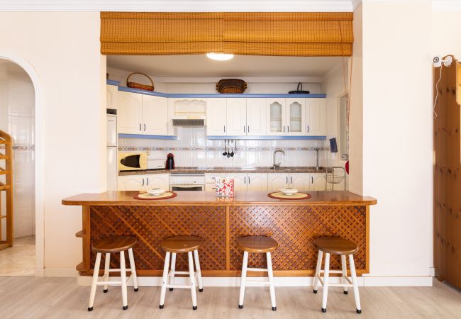 Apartamento em Adeje - OkStay Lantana Penthouse with terrace and ocean views Apartamento em Adeje - OkStay Lantana Penthouse with terrace and ocean views