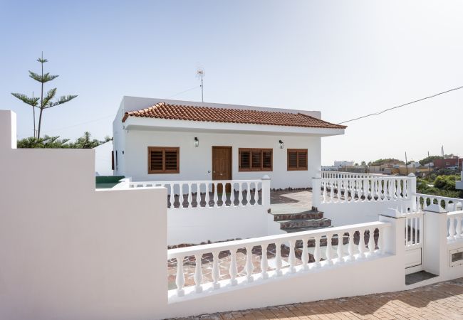 Villa em Fasnia - OkStay Villa Arali: Lujo renovado en Tenerife Villa em Fasnia - OkStay Villa Arali: Lujo renovado en Tenerife