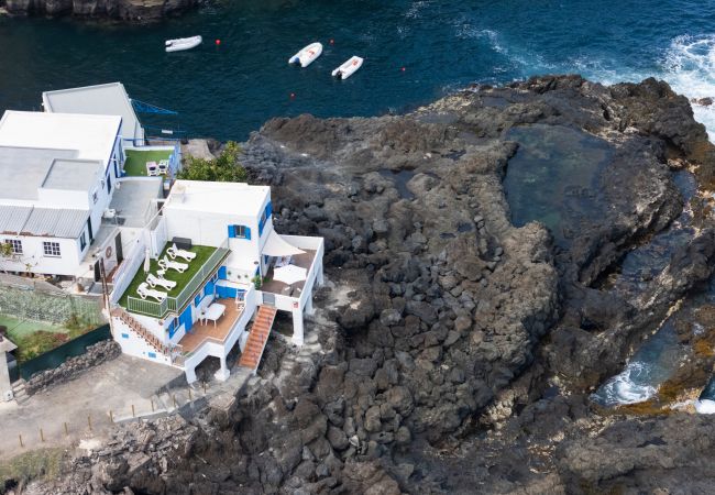 Casa em La Matanza de Acentejo - OkStay - Casa Lali con piscina natural. Casa em La Matanza de Acentejo - OkStay - Casa Lali con piscina natural.