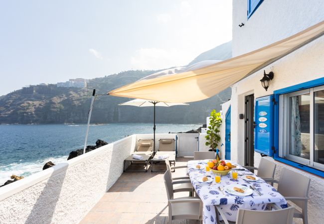 Casa em La Matanza de Acentejo - OkStay - Casa Lali con piscina natural. Casa em La Matanza de Acentejo - OkStay - Casa Lali con piscina natural.